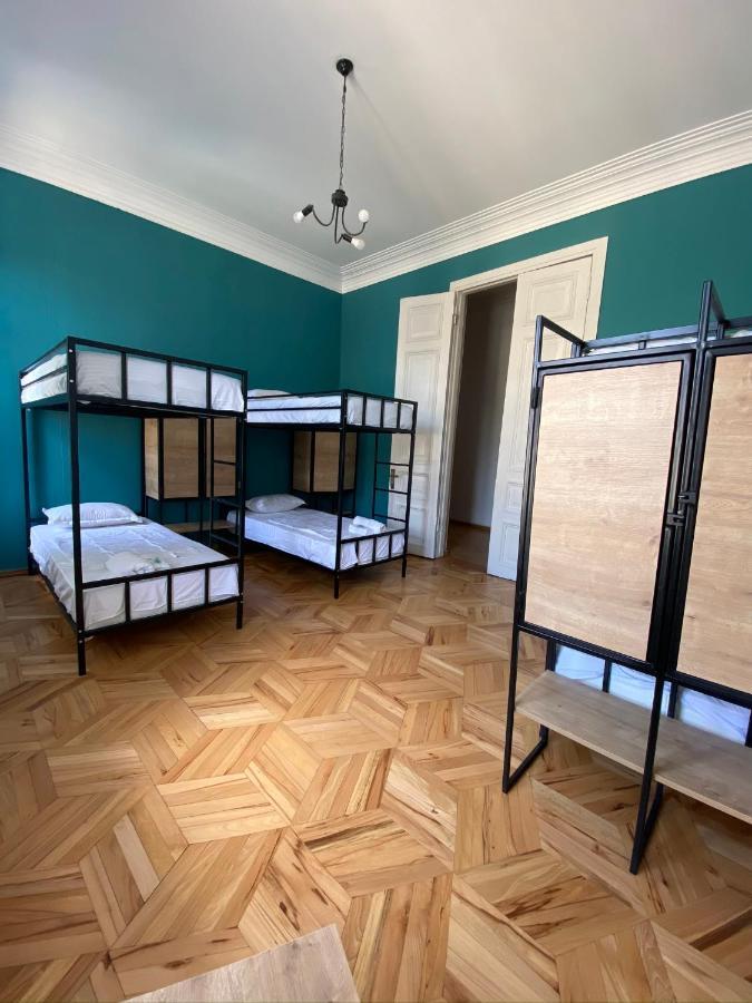 Хостел Red Door Тбилиси Экстерьер фото