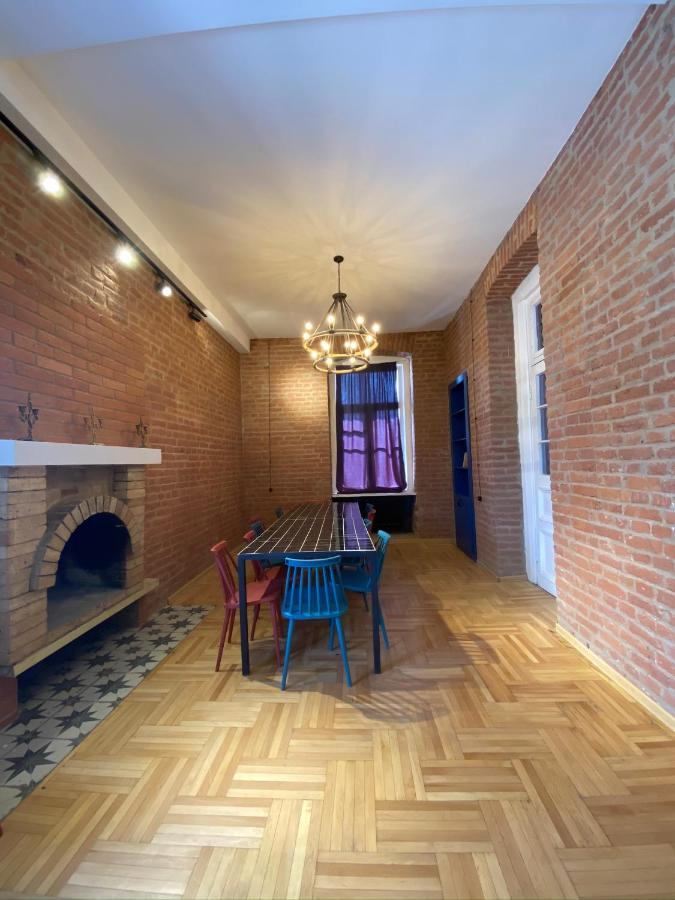 Хостел Red Door Тбилиси Экстерьер фото