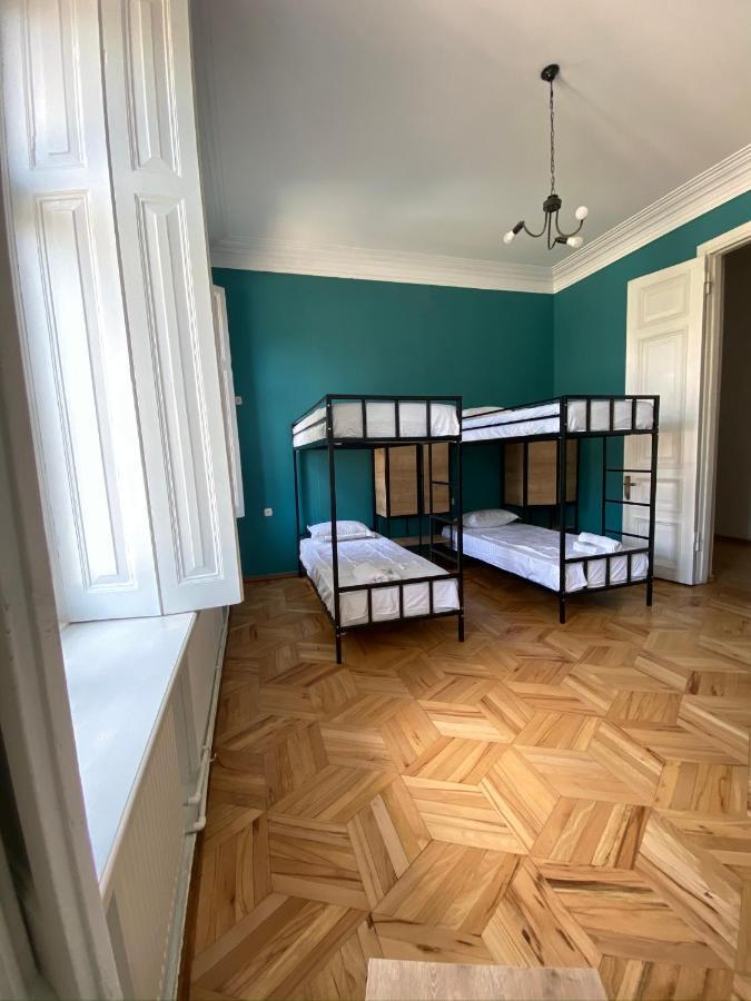 Хостел Red Door Тбилиси Экстерьер фото